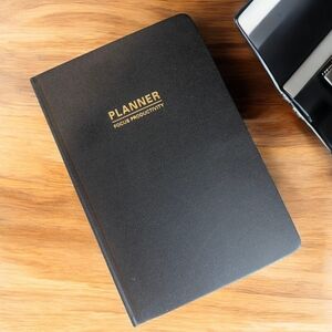 Focus Productivity Planner Black, 6x9